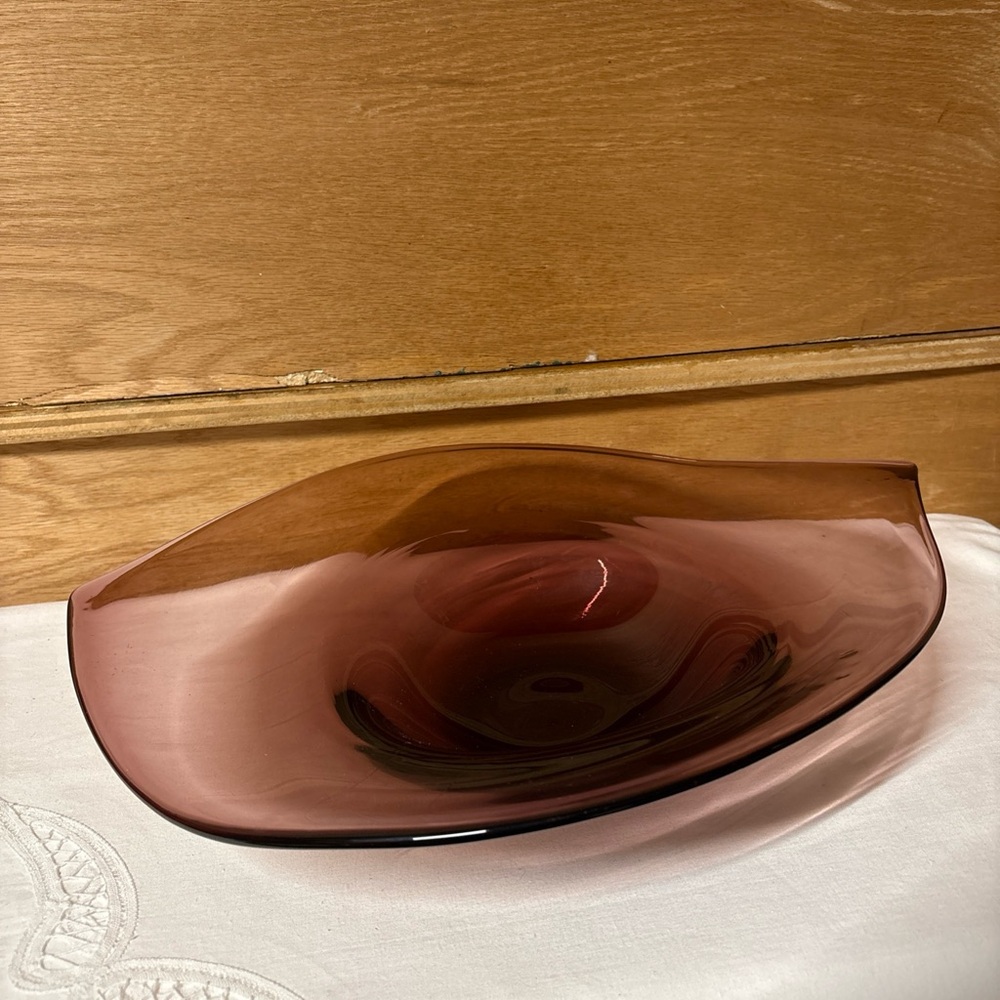 Elegant Art Glass Bowl in Deep Burgundy